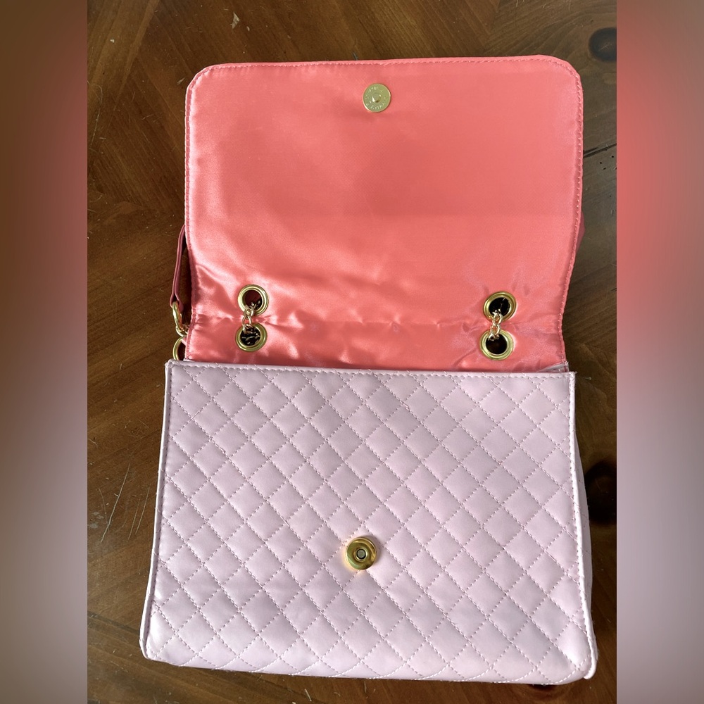 🎀Quilted Hello Kitty Crossbody Purse🎀 - Picture 5 of 7